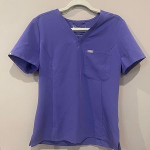 FIGS Catarina Slim One Pocket Scrub Top in Amethyst